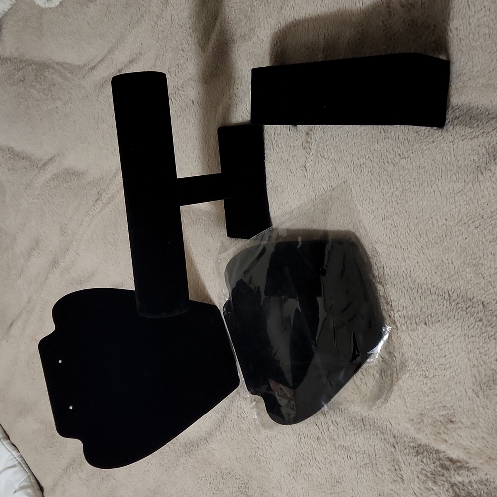 Necklace stand easel back